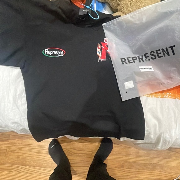 Represent designer tee shirt - Picture 4 of 4